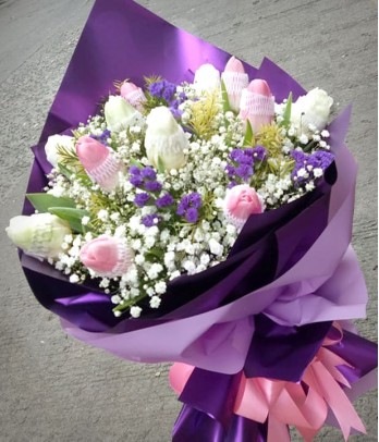 1 dozen of pink and white tulips